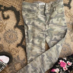 Mudd only was tried on and worn for 10 minutes size 7 girls